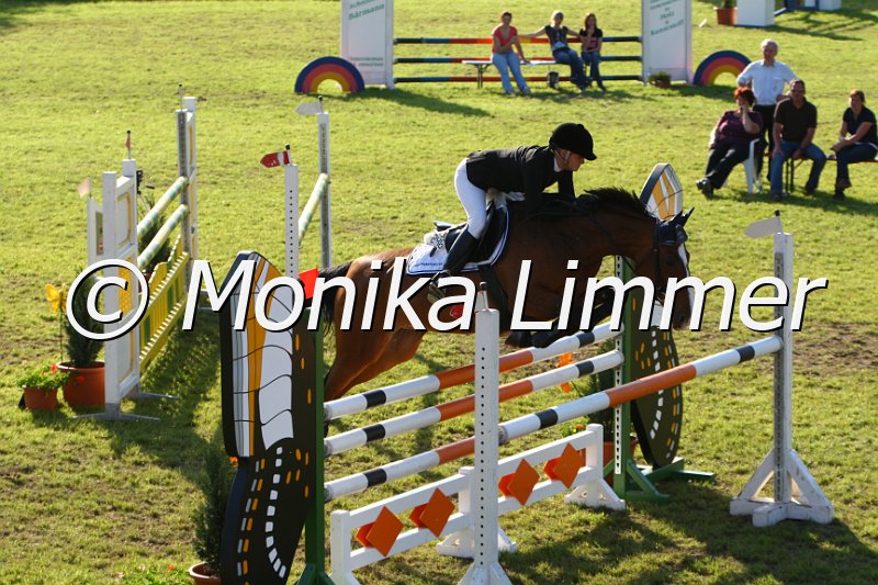 005M5930_Prinzessin_M Springen.JPG